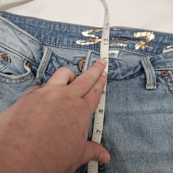 Seven Distressed Light Wash Straight Leg Jeans! - Picture 6 of 7
